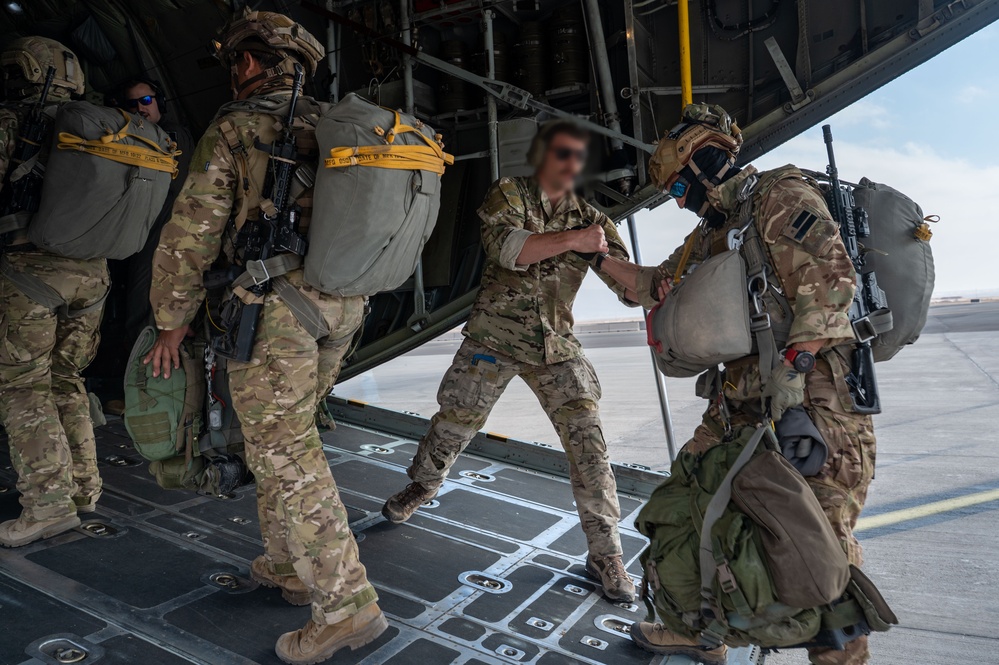 SS25: Chilean Paracaidistas, ST Airmen perform airborne operations via 192nd AS C-130H Hercules
