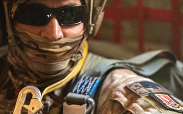 SS25: Chilean Paracaidistas, ST Airmen perform airborne operations via 192nd AS C-130H Hercules