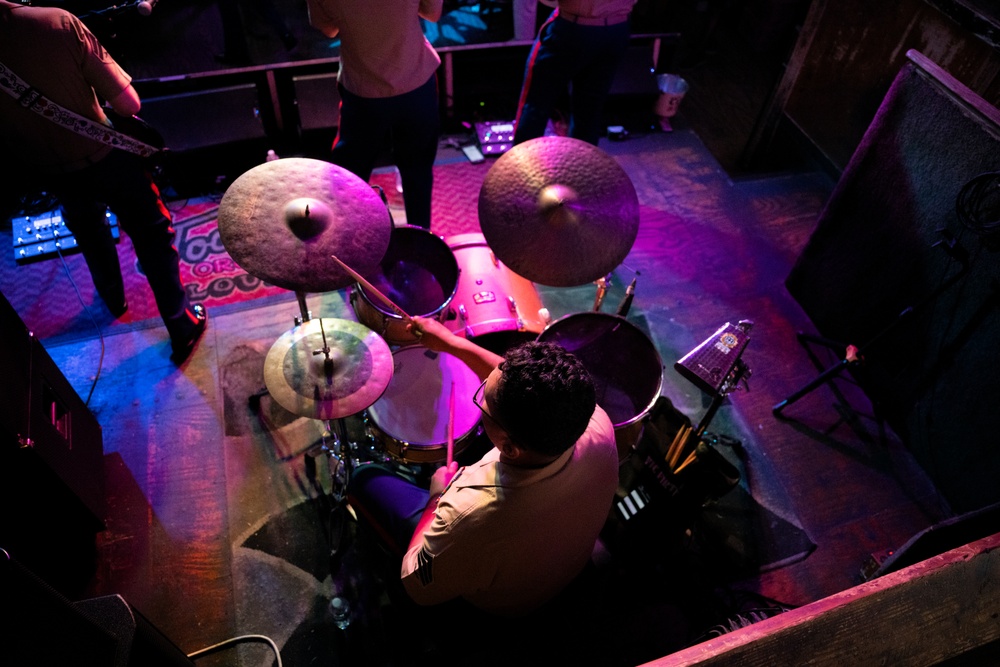 Marine Week Nashville; 2nd MAW band at Tootsies Orchid Lounge