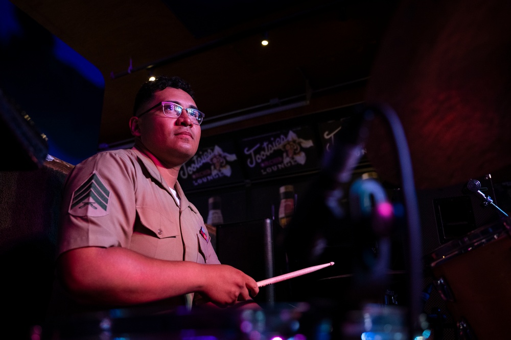 Marine Week Nashville; 2nd MAW band at Tootsies Orchid Lounge