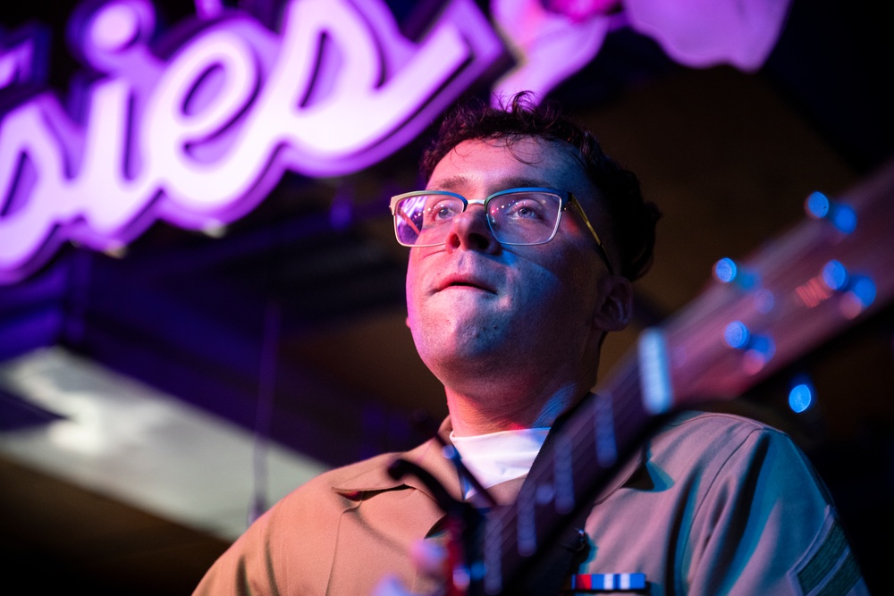 Marine Week Nashville; 2nd MAW band at Tootsies Orchid Lounge