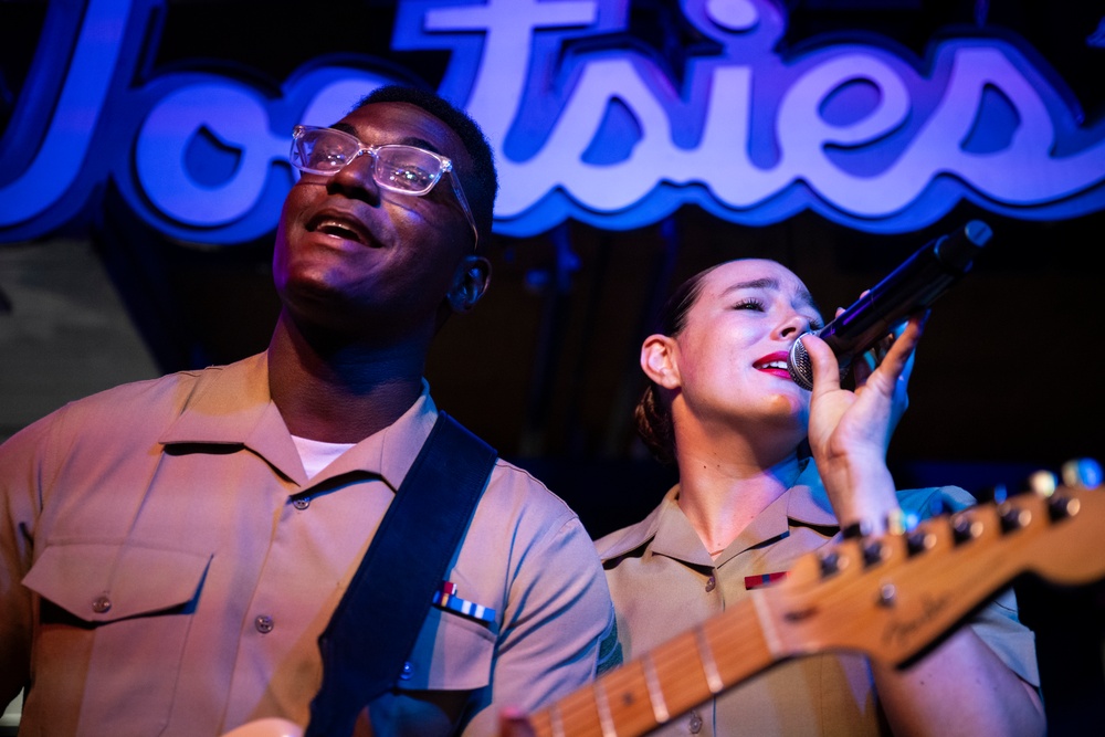Marine Week Nashville; 2nd MAW band at Tootsies Orchid Lounge