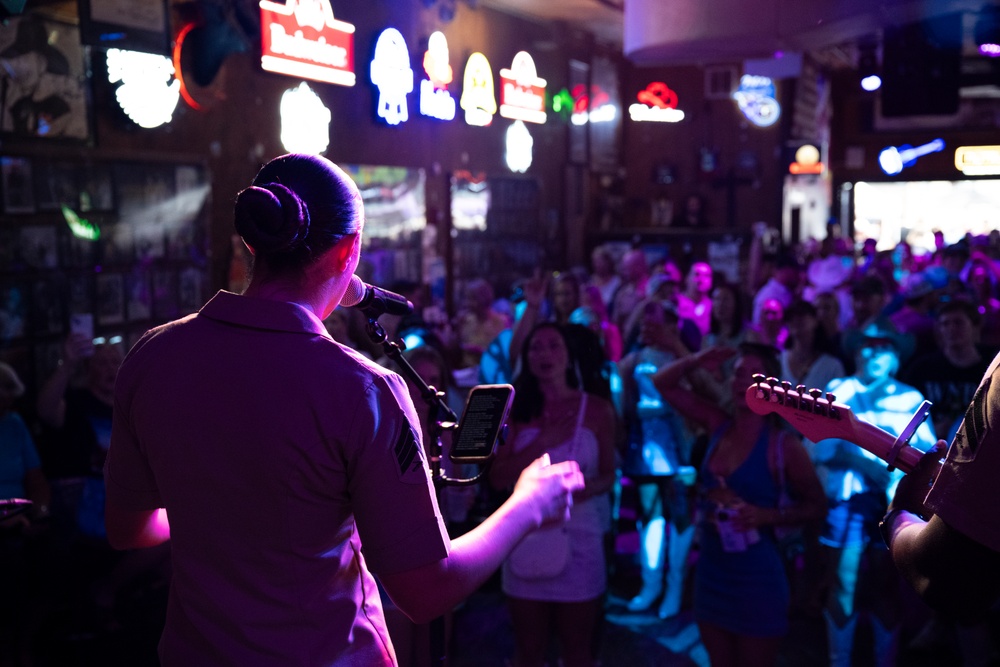 Marine Week Nashville; 2nd MAW band at Tootsies Orchid Lounge