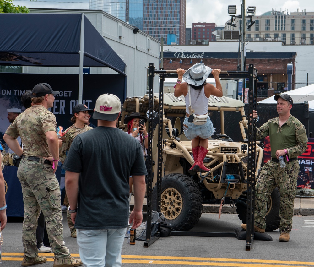 Navy Recruiters Encourage Patrons