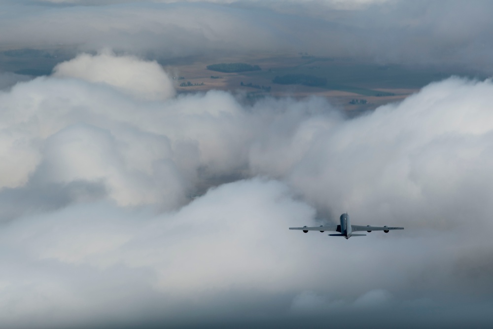 Grissom KC-135R Executes Training Flight