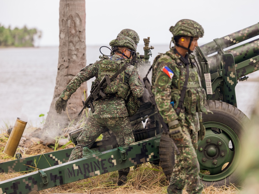 KAMANDAG 9: U.S., Philippine Marines conduct counter-landing live-fire