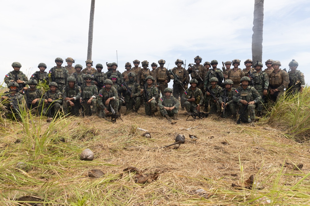 KAMANDAG 9: U.S., Philippine Marines conduct counter-landing live-fire