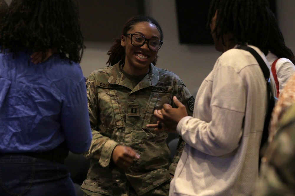 Springfield-based 232nd CSSB Mobilizes for Deployment to Europe