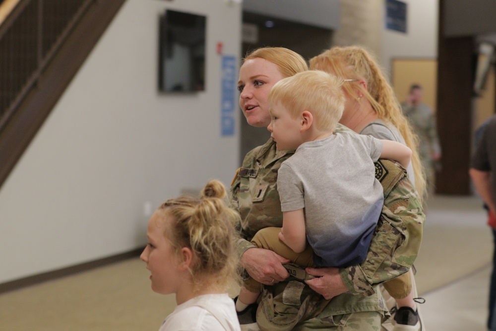 Springfield-based 232nd CSSB Mobilizes for Deployment to Europe