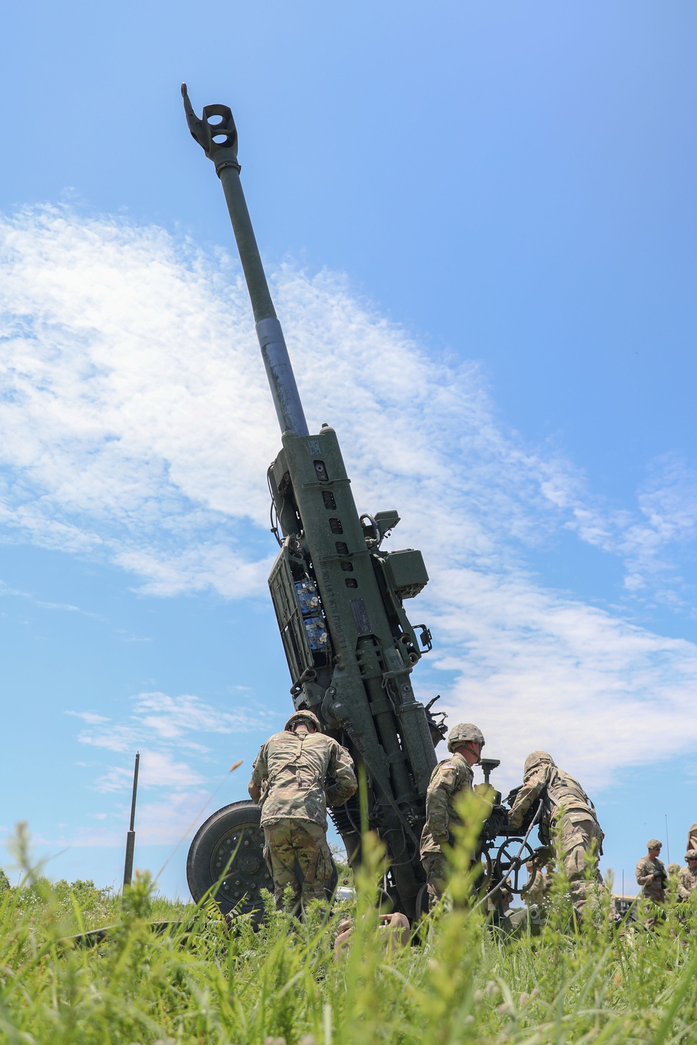 206th Field Artillery Conducts Close-Range Live Fire