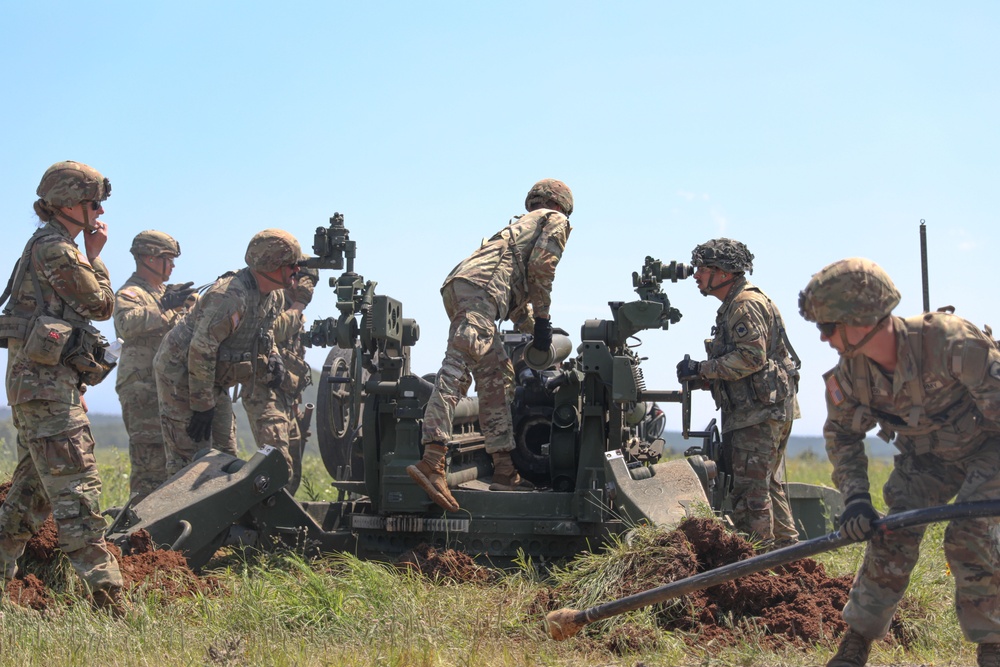 206th Field Artillery Conducts Close-Range Live Fire