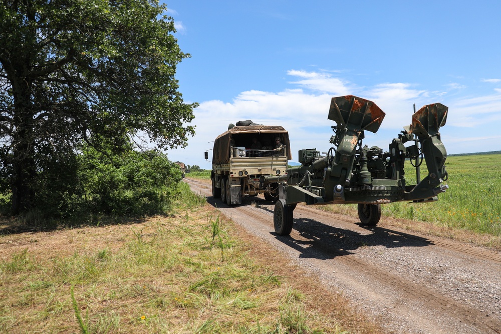 206th Field Artillery Conducts Close-Range Live Fire