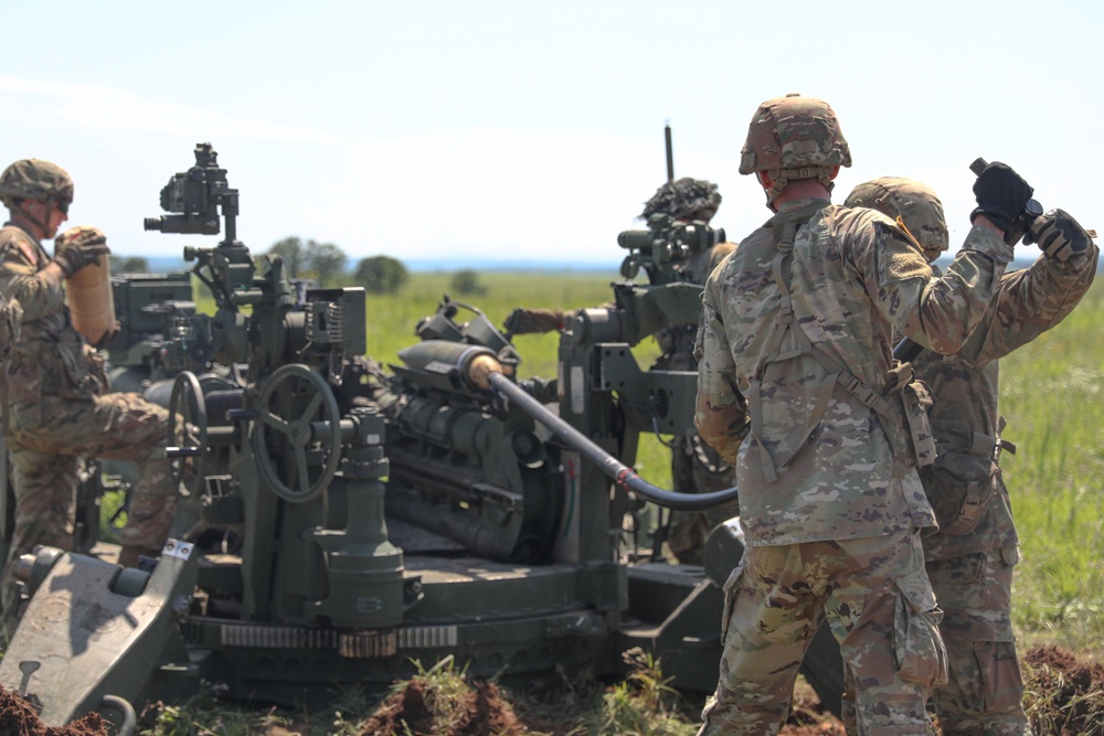 206th Field Artillery Conducts Close-Range Live Fire
