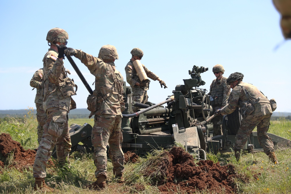 206th Field Artillery Conducts Close-Range Live Fire