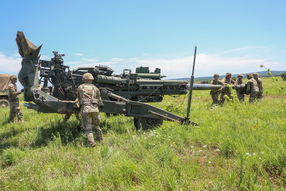 206th Field Artillery Conducts Close-Range Live Fire