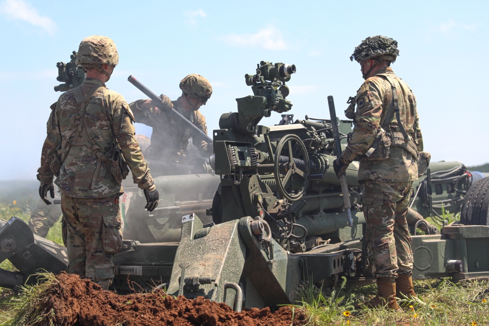 206th Field Artillery Conducts Close-Range Live Fire