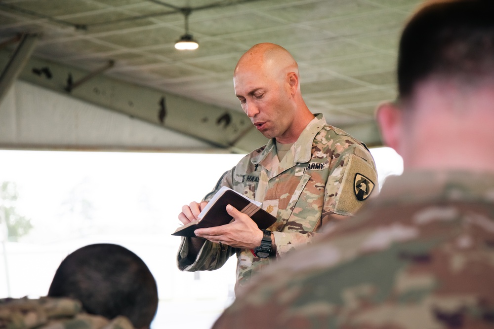 Iowa Army National Guard chaplain leads chapel service at JRTC