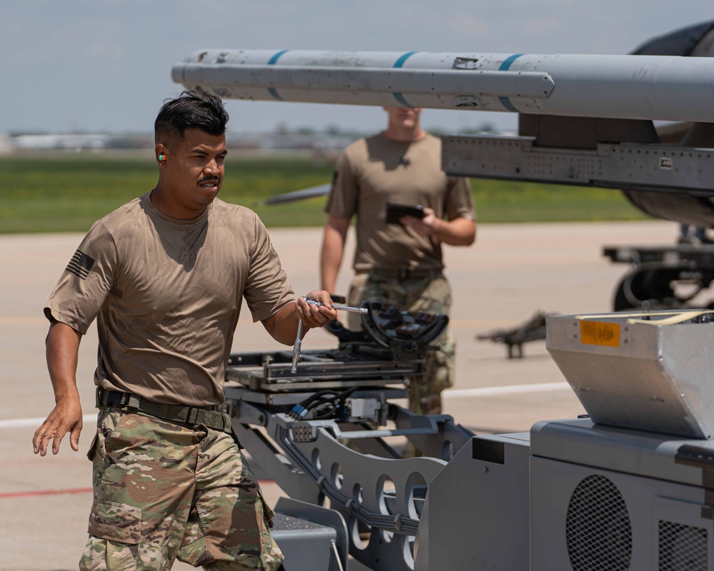 114th Maintenance Group Hosts Weapons Load Competition