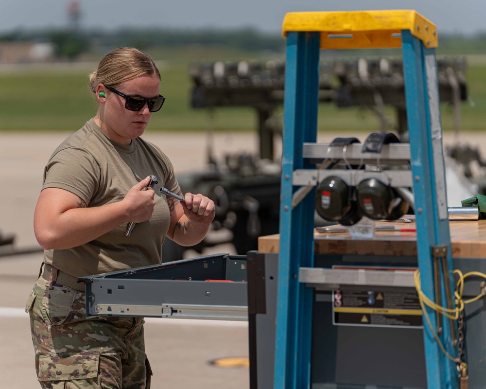 114th Maintenance Group Hosts Weapons Load Competition