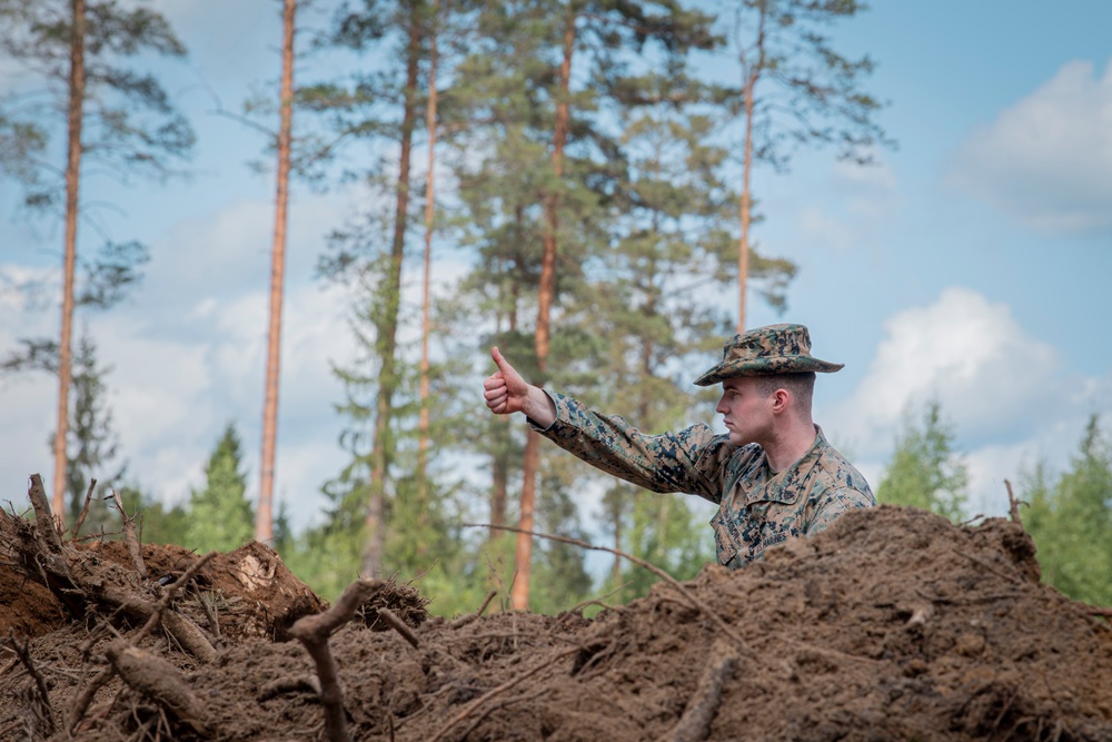 US and Latvian forces team up in Selija Castle construction project
