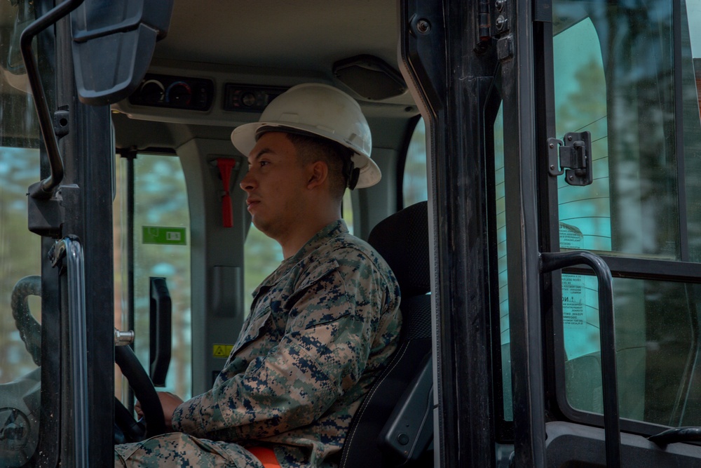 US and Latvian forces team up in Selija Castle construction project