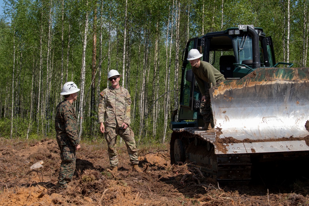US and Latvian forces team up in Selija Castle construction project