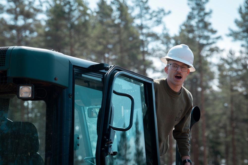 US and Latvian forces team up in Selija Castle construction project