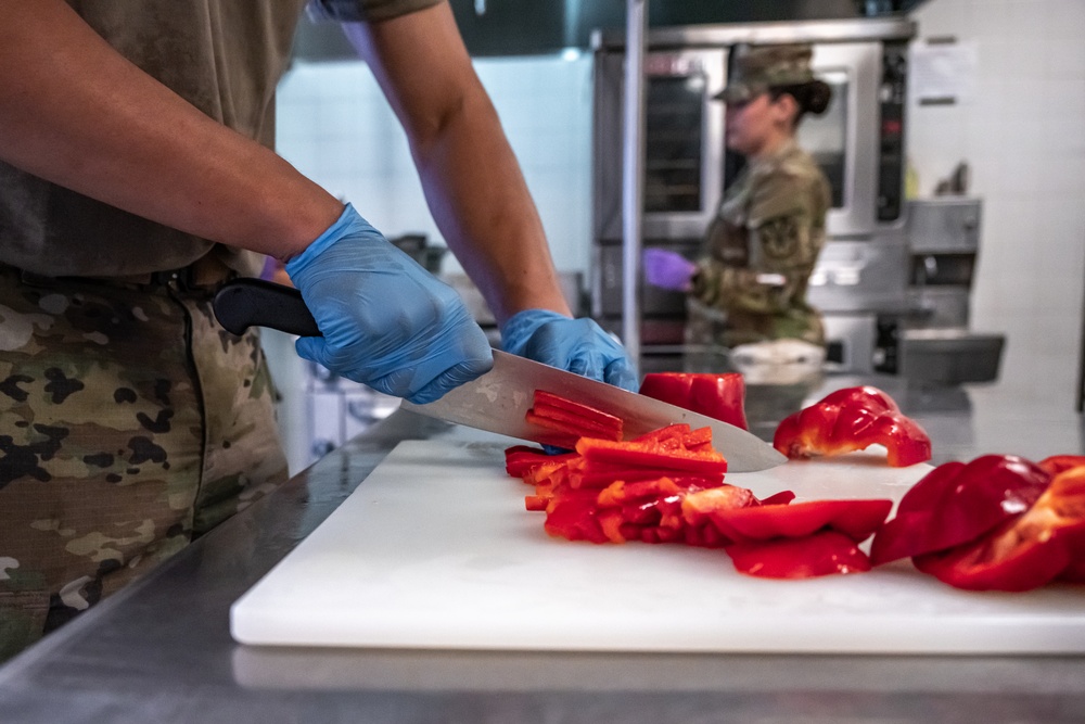 913th Quartermasters Prepare Food for Drilling Soldiers