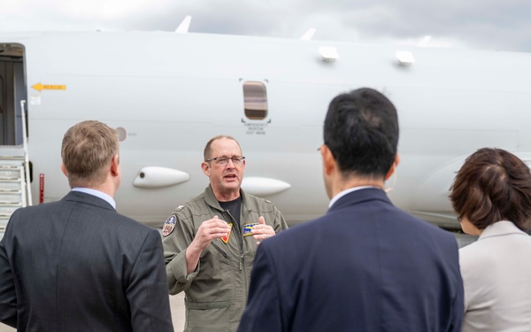 Ambassador to Japan visits Misawa Air Base
