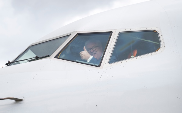 Ambassador to Japan visits Misawa Air Base