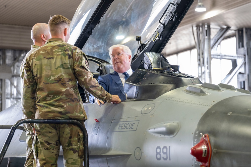 Ambassador to Japan visits Misawa Air Base