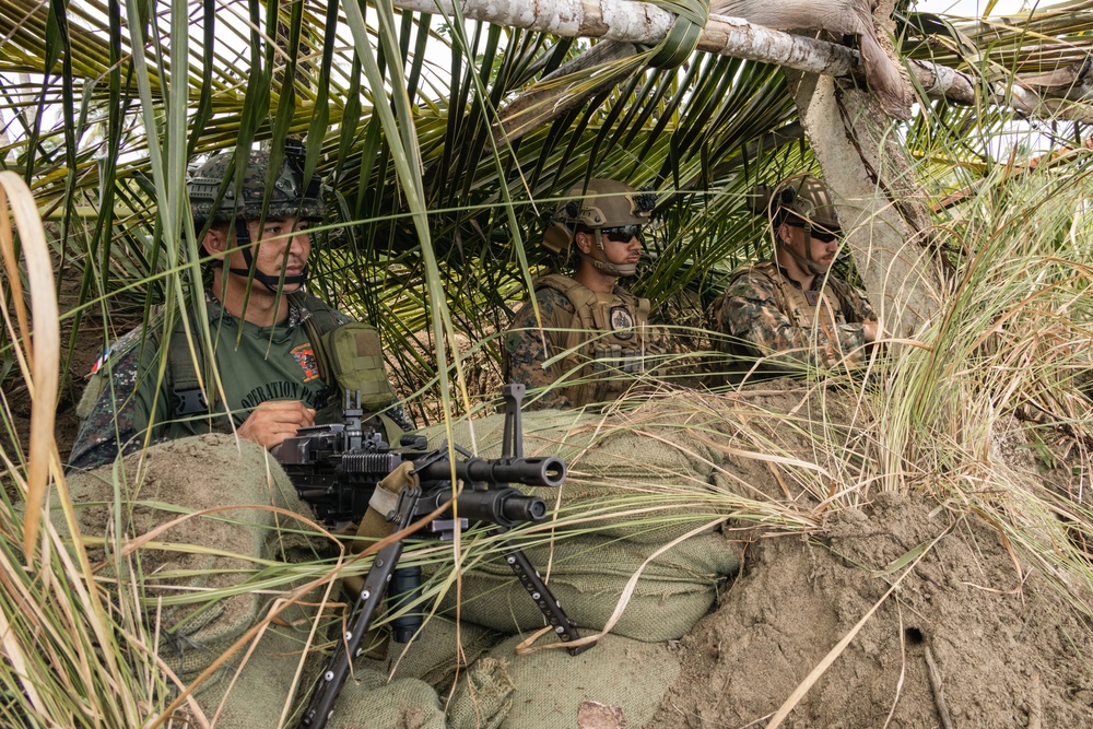 KAMANDAG 9: MRF-D 25.3 and PMC conduct a counter-landing live-fire rehearsal