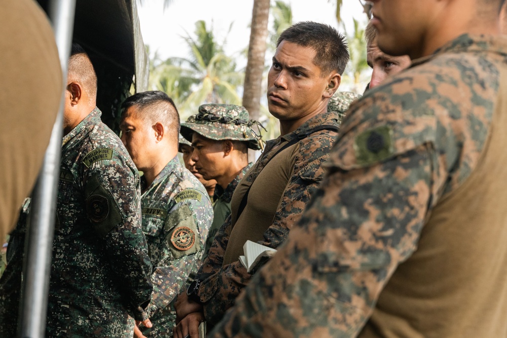 KAMANDAG 9: MRF-D 25.3 and PMC conduct a counter-landing live-fire rehearsal