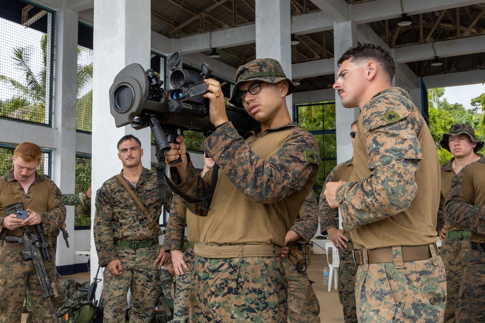 KAMANDAG 9: MRF-D 25.3 and PMC conduct a subject matter expert exchange
