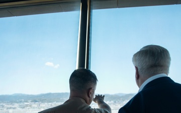 Director of National Intelligence and U.S. Ambassador to Japan visit MCAS Iwakuni