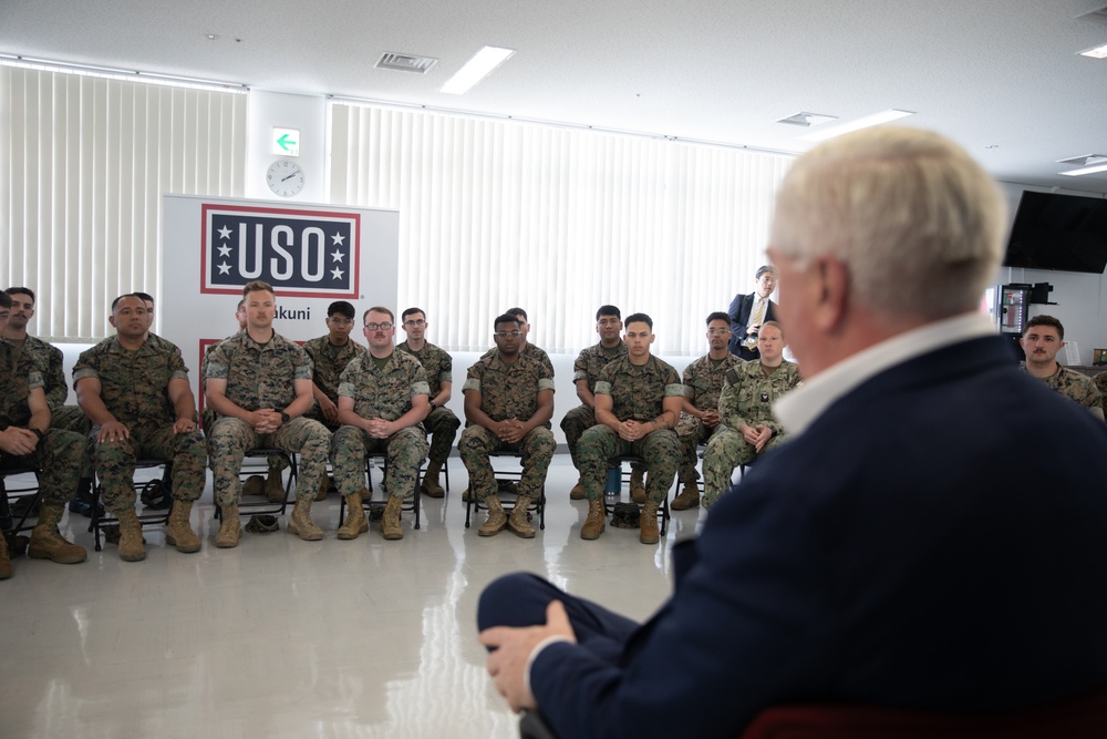Director of National Intelligence and U.S. Ambassador to Japan visit MCAS Iwakuni