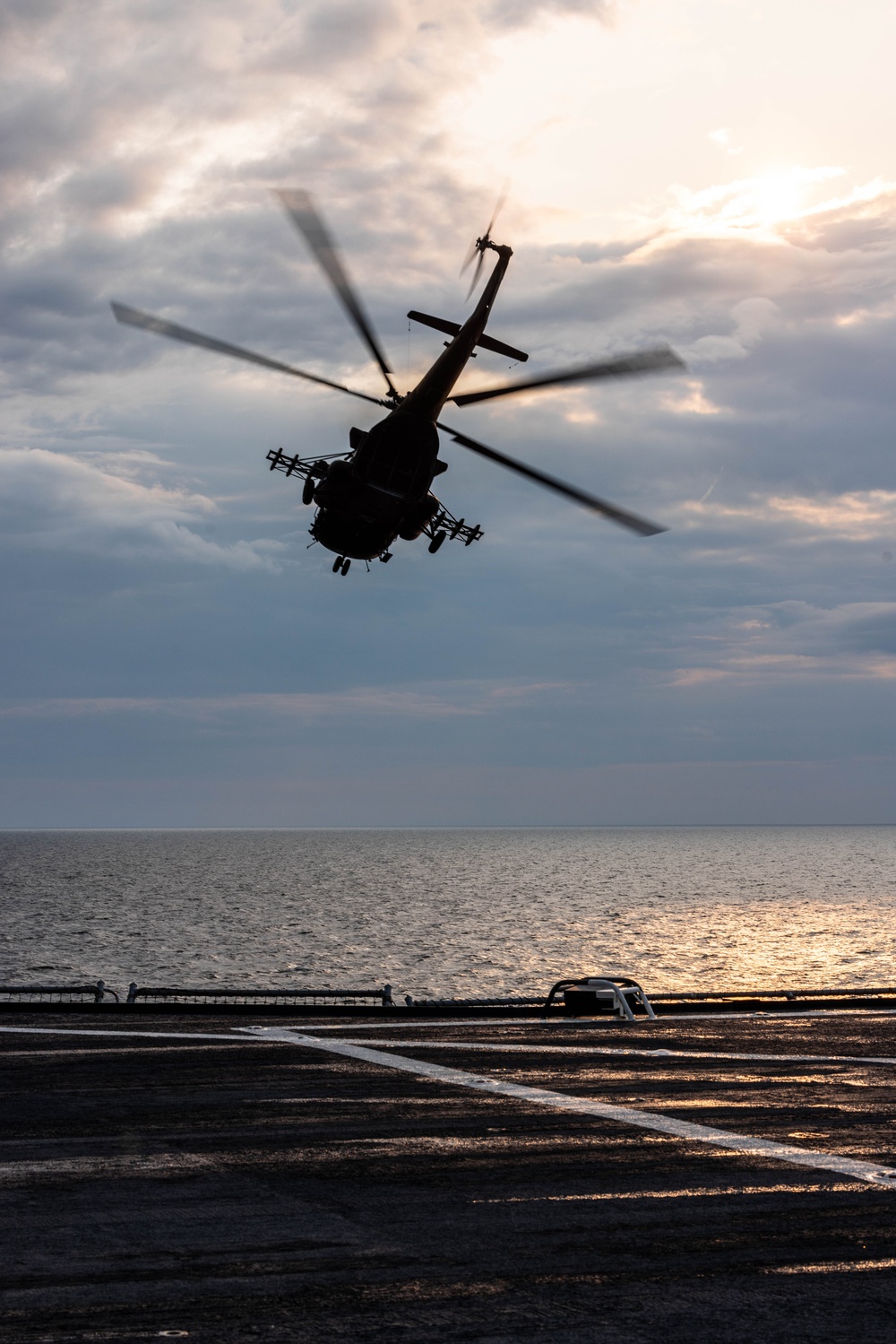 Polish Mi-17 Helicopter Pilots Conduct Deck Landing Qualifications During BALTOPS 25