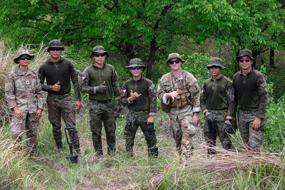 Salaknib 25 | 95th Combat Engineer Company-Infantry Subject Matter Expert Exchange