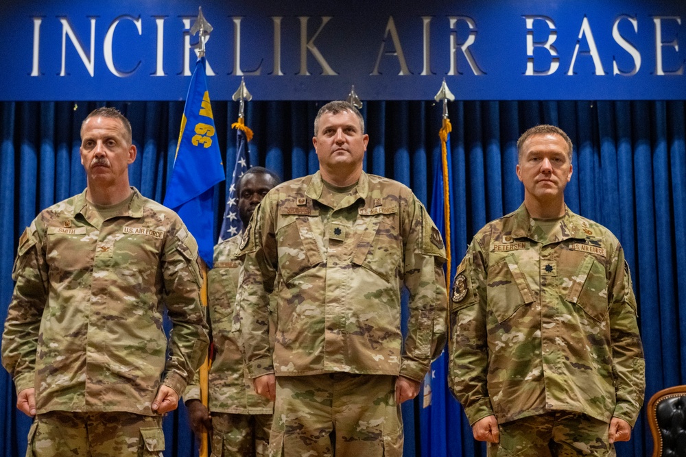 39th HCOS Honors Outgoing Commander, Welcomes New Leadership