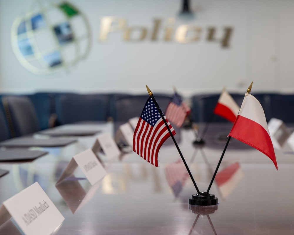USDP Polish Minister Bilateral Exchange