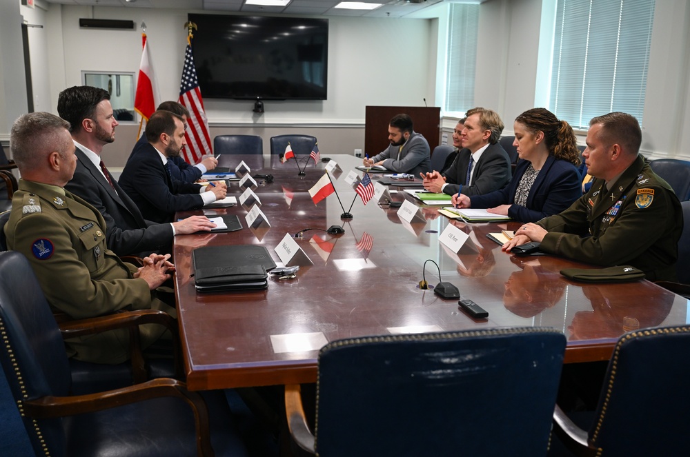 USDP Polish Minister Bilateral Exchange