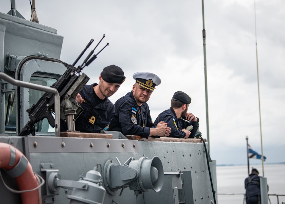Estonian minehunter Sakala receives a refueling at sea during BALTOPS 25