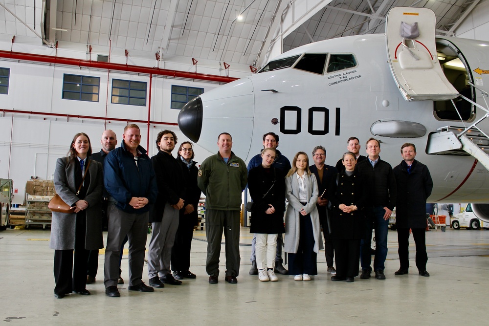 Canadian Delegation visits U.S. VP Squadrons