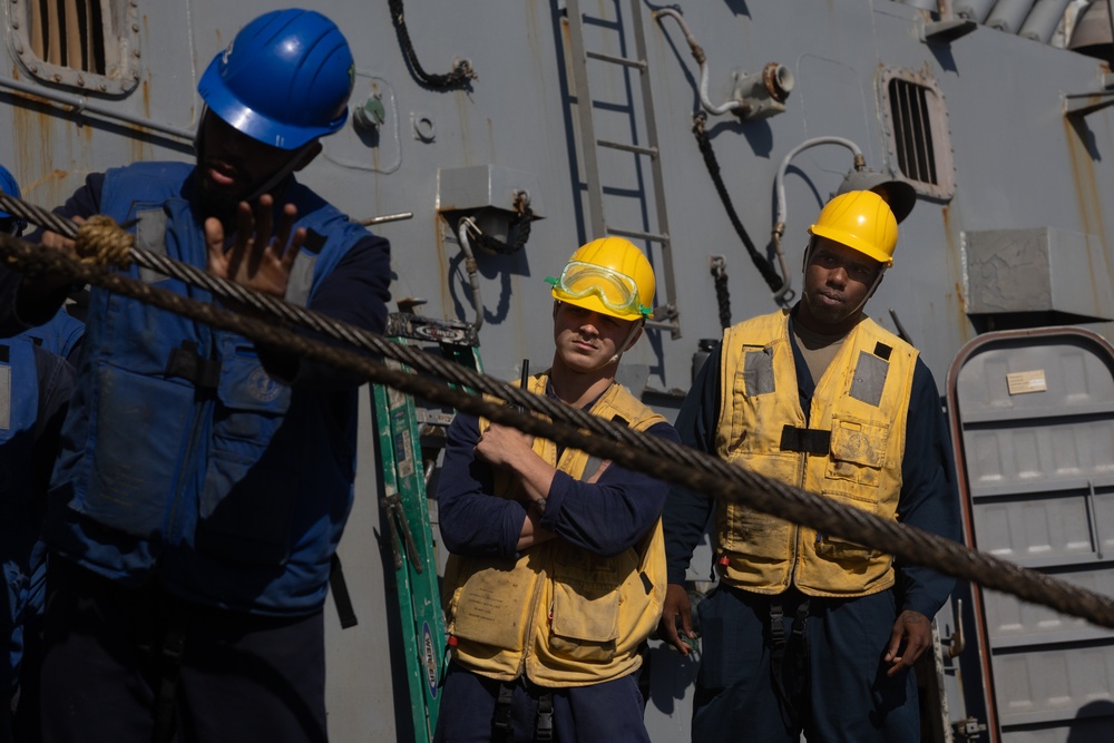 USS Oscar Austin (DDG 79) Conducts a Replenishment-At-Sea (RAS) with USNS Laramie (T-AO 203)
