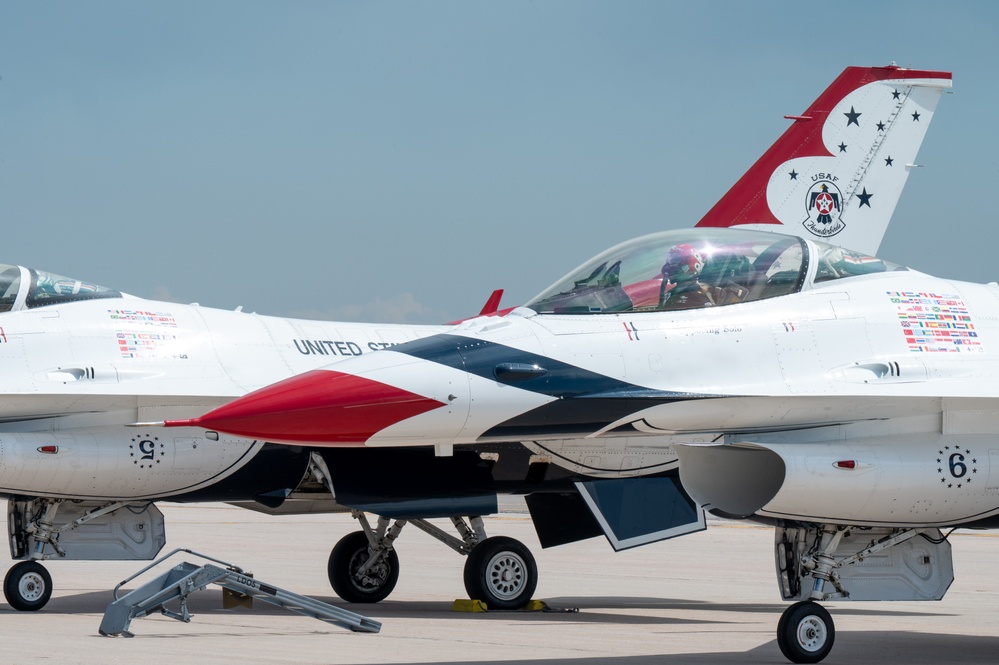 Thunderbirds Arrive at Peterson SFB
