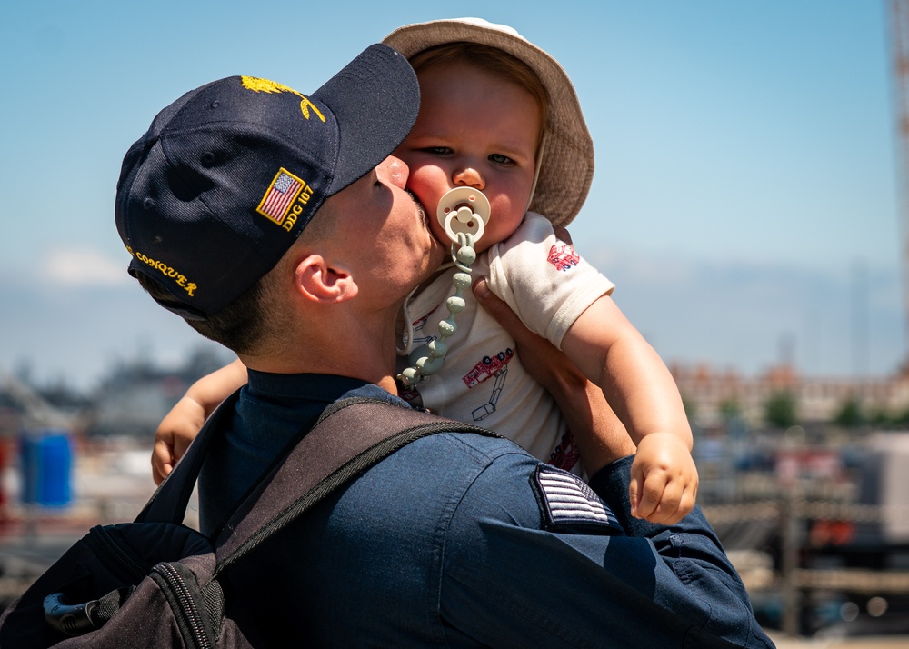 USS Gravely (DDG 107) Returns to Naval Station Norfolk