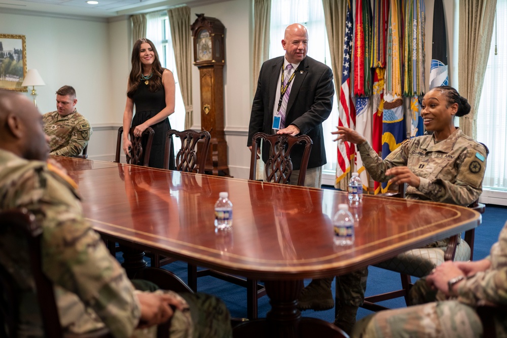 SD Hosts Army Social Media Influencers at the Pentagon