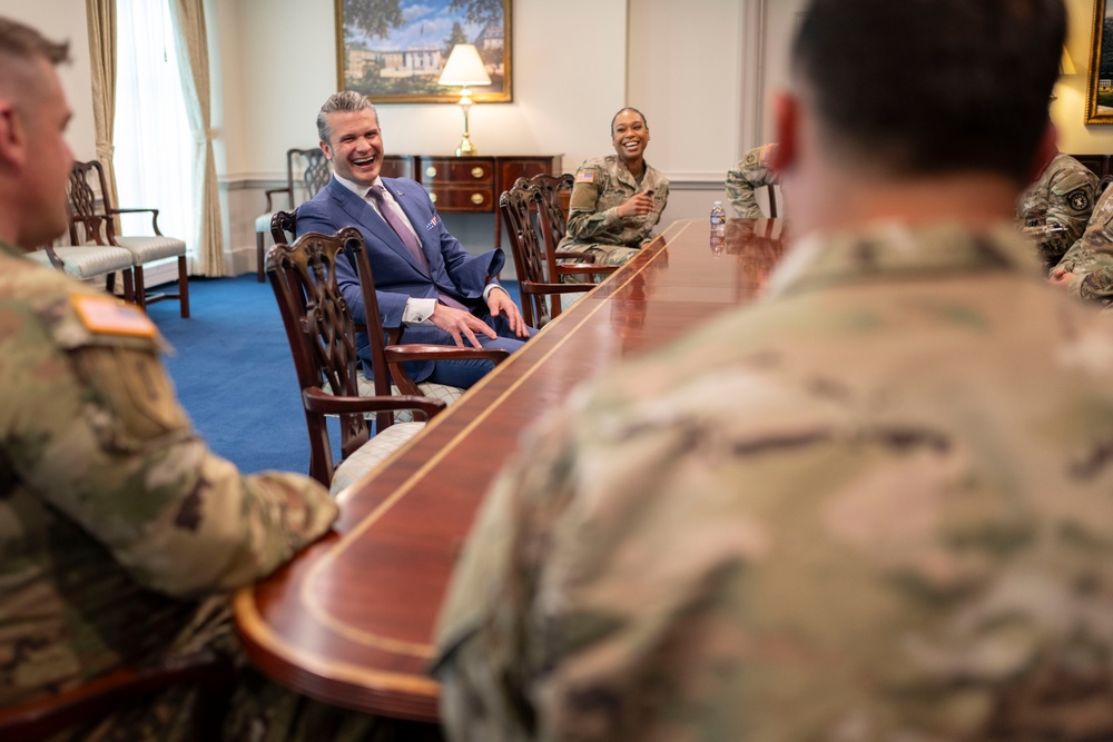 SD Hosts Army Social Media Influencers at the Pentagon
