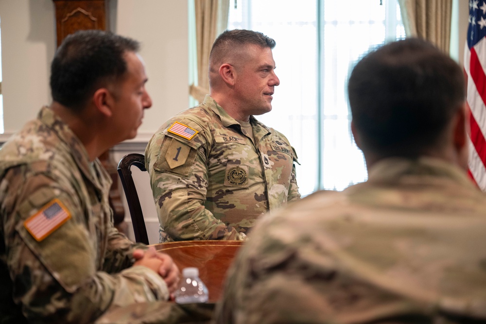 SD Hosts Army Social Media Influencers at the Pentagon