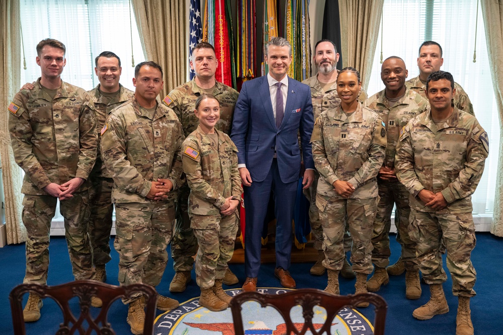 SD Hosts Army Social Media Influencers at the Pentagon
